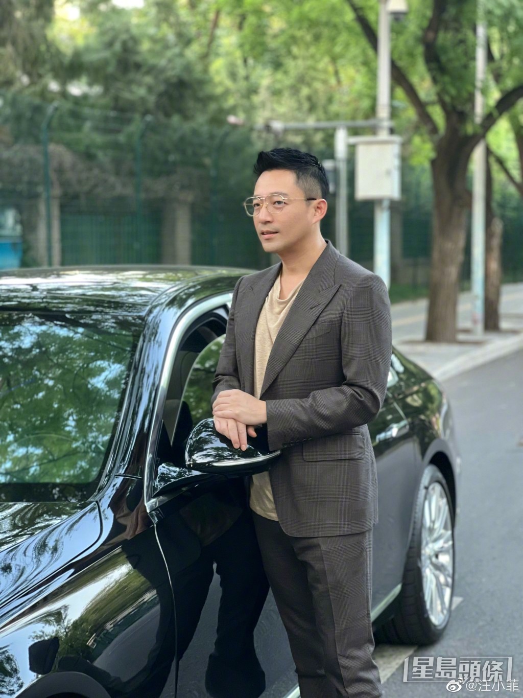 汪小菲被网民发现最近常与张兰的新助理“雯雯”联系。