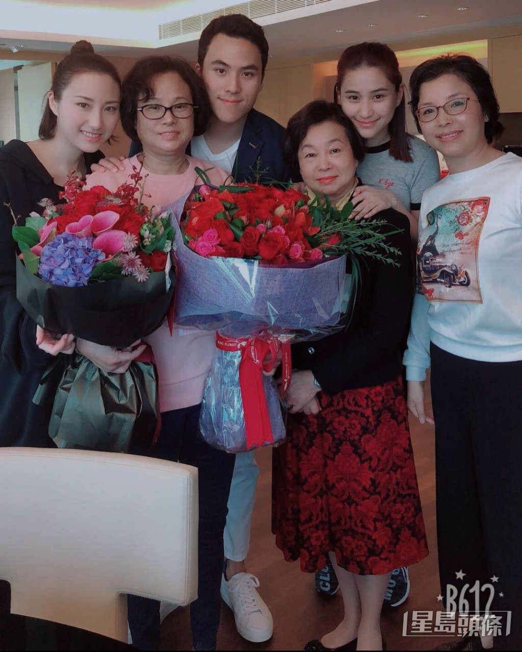 何超雲和何超蓮先後傳出婚訊,媽媽陳婉珍真係「安樂晒」! 