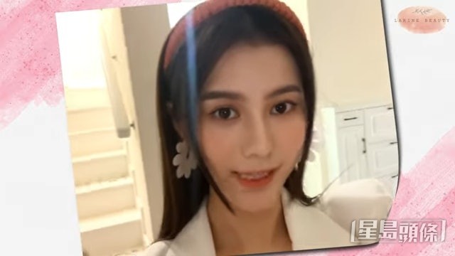 鄧月平的屋企仲見到有樓梯。