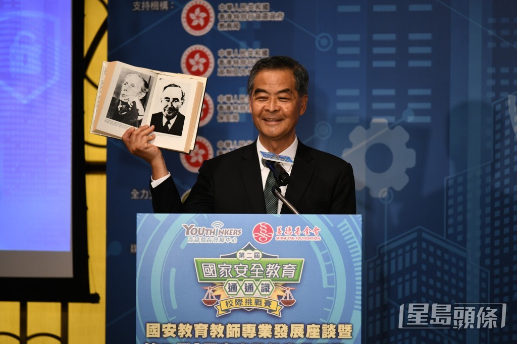 梁振英指在政治安全問題上學生尤其是青少年易被利用。黃偉頌攝