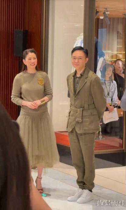 张智霖和袁咏仪均获网民激赞“一点没见老”。