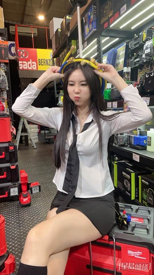 OL look都性感過人。