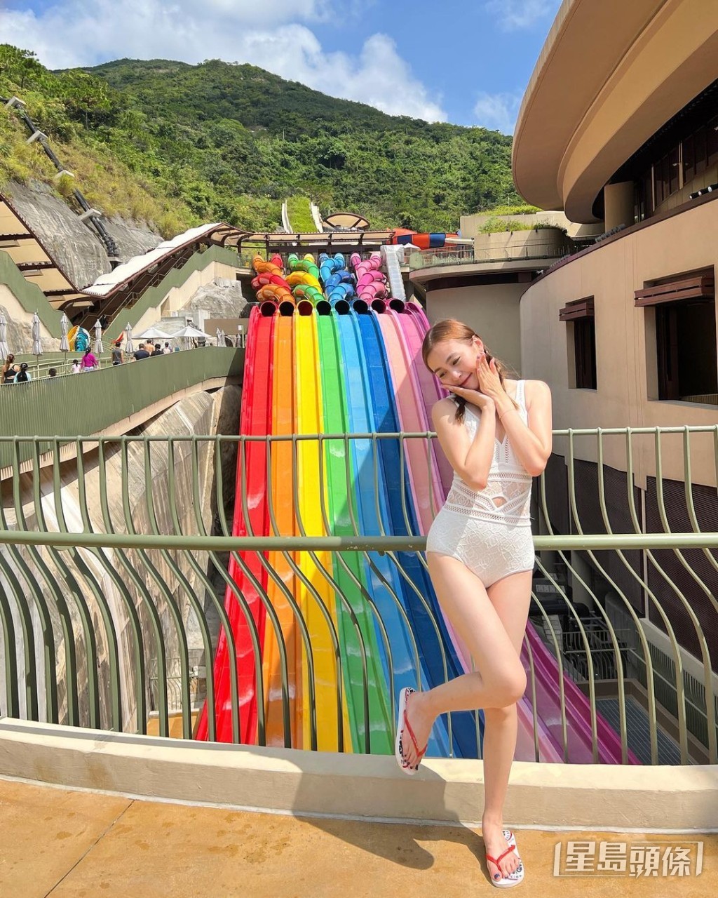 甫士都有少女味。