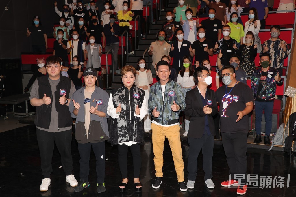 上輯《中年好聲音》面試由肥媽、音樂監製張佳添、劉易昇等擔任評審。