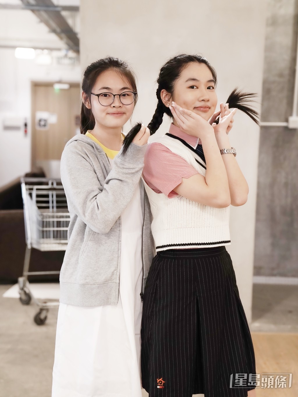Apple(左)與Sophia曾一同上YouTube節目。