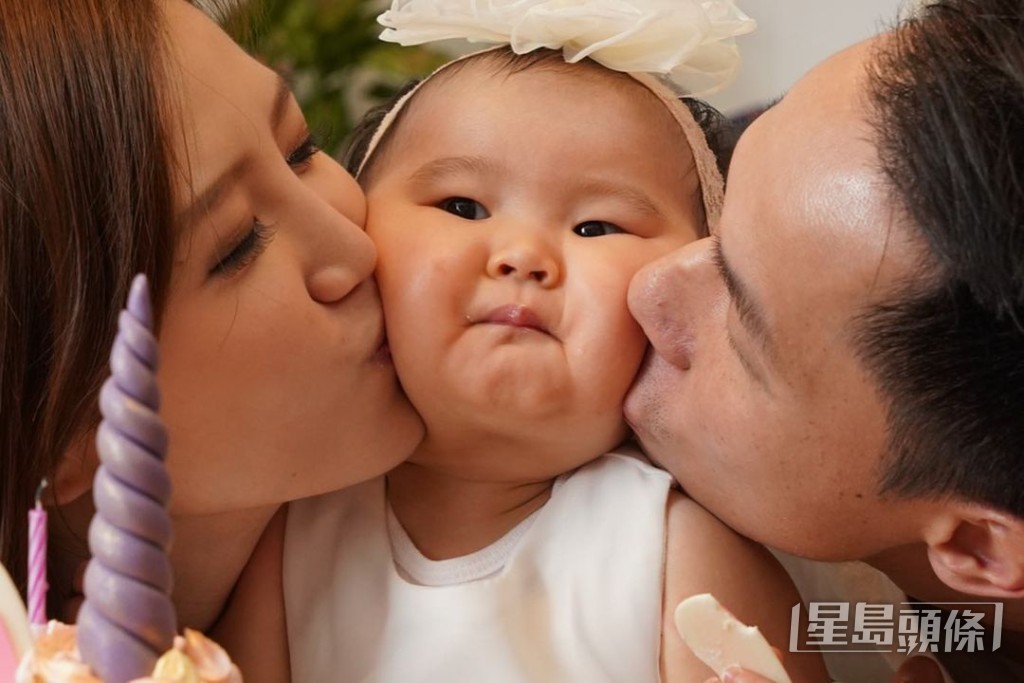 大女Giselle生日按傳統被父母錫錫。