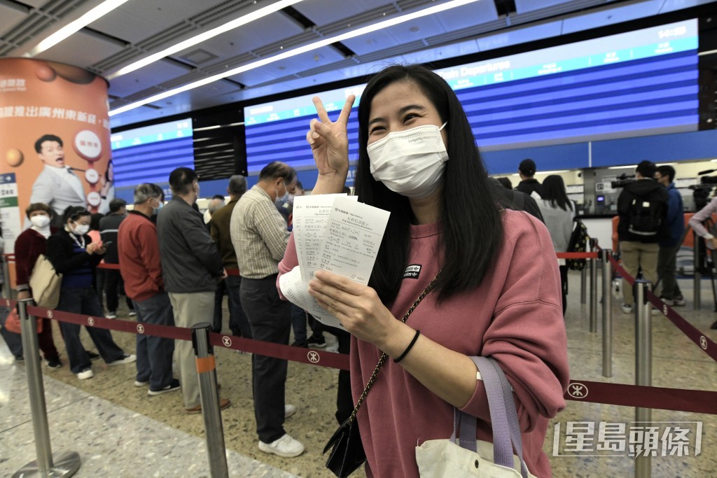 施女士認為購票過程順暢,車站內秩序井然。黃偉強攝