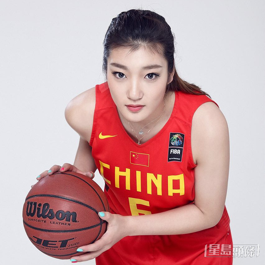 李梦为中国女子篮球队成员，2013年已加入中国代表队出赛。