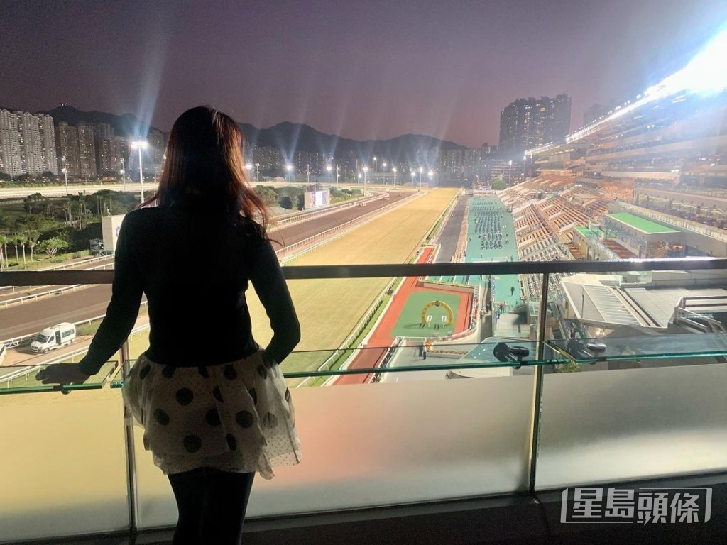 陳爽不時出入馬場。