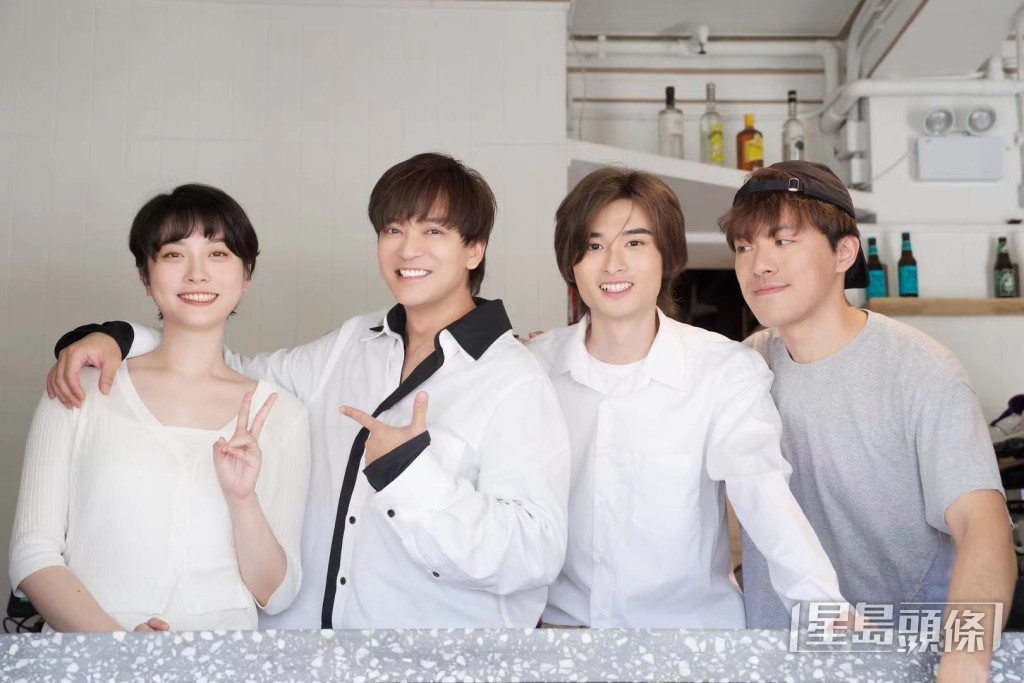 新歌MV以《初戀無限Touch》作為藍本，找來一男一女年齡相若的年輕演員演出。