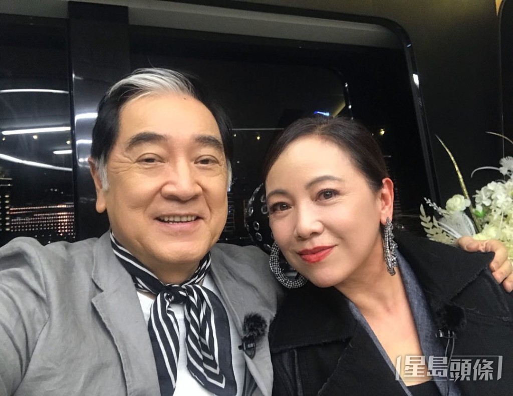 鄧萃雯不時會跟圈中人聚會。