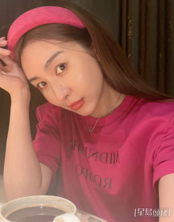 李菲儿曾跟黄晓明相恋。