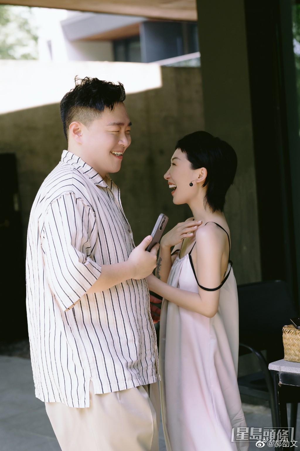 小倆口於昨日(15日)舉辦婚宴。