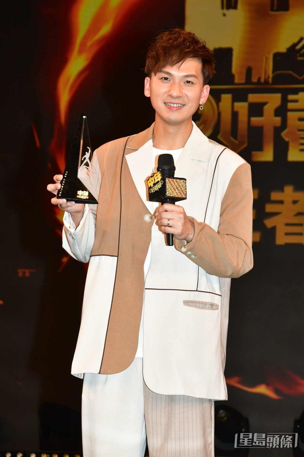 吉吉省靚《中年好聲音》品牌。