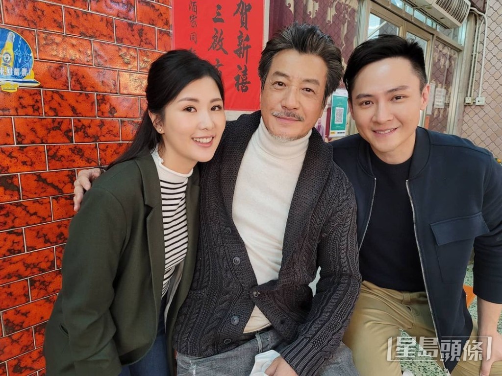 演出新版《十月初五的月光》。