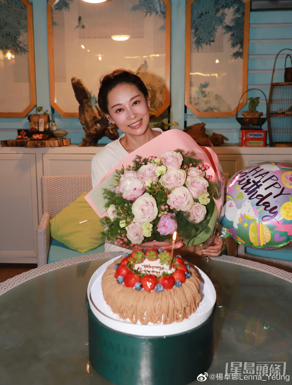 楊卓娜昨日與《愛．回家》一班演員慶祝生日。