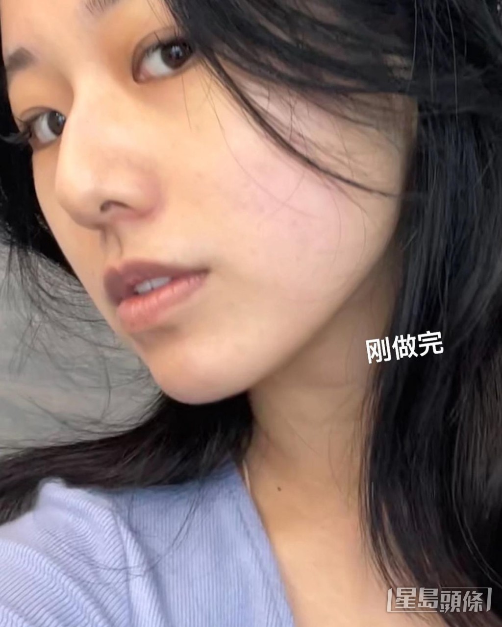 Nichole素顏面色泛黃，但五官尚算精緻。