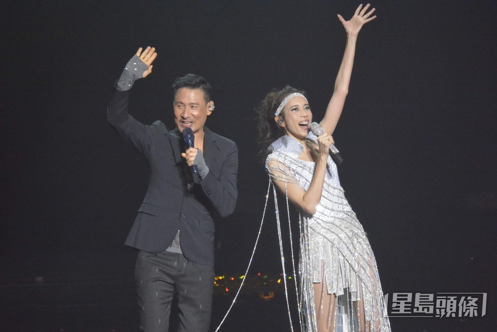 莫文蔚《絕色莫文蔚世界巡迴演唱會香港站》尾場親自邀得張學友擔任嘉賓。