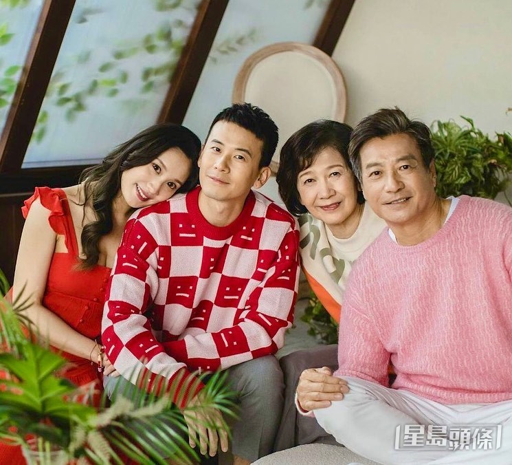 石修(右)一向保養得宜,是圈中的凍齡男神。