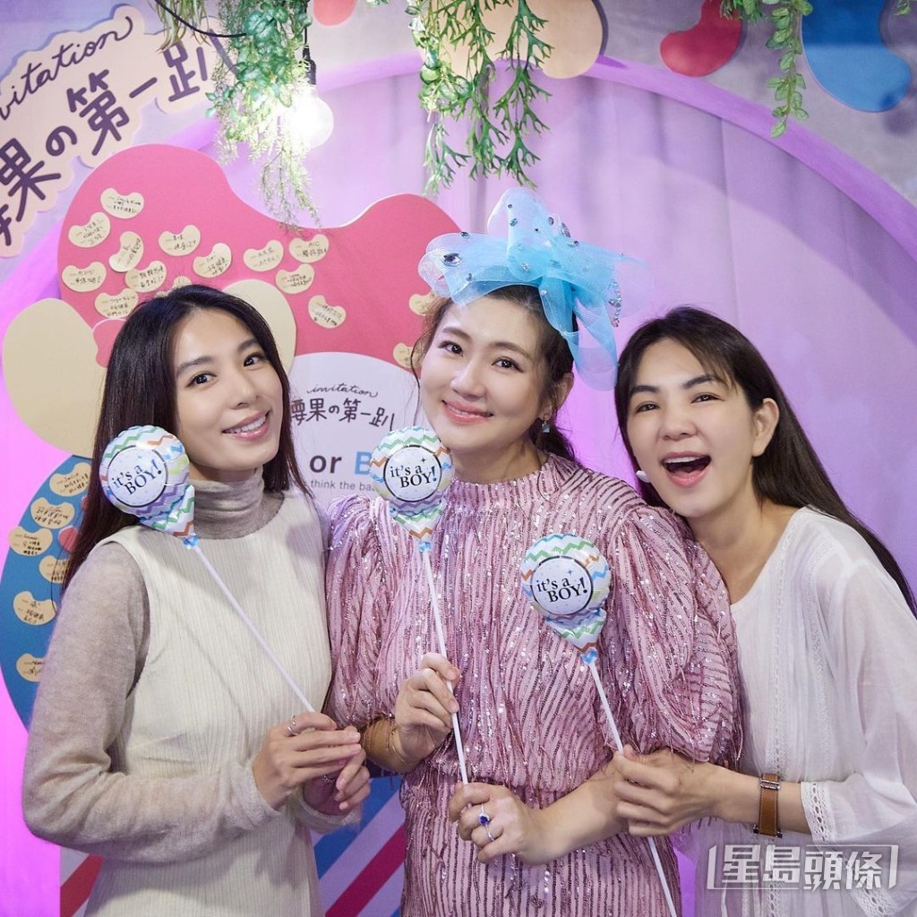 S.H.E成員Ella（右）和Hebe田馥甄（左）都有現身派對。