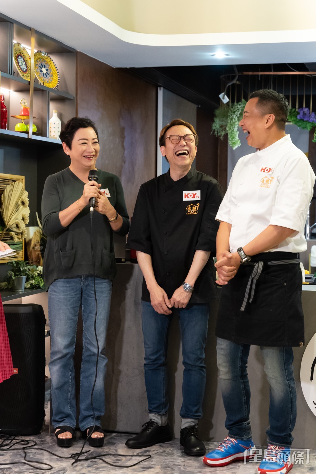 謝寧跟名廚張錦祥(Ricky)、余健志(Jacky)老友到似係家人!