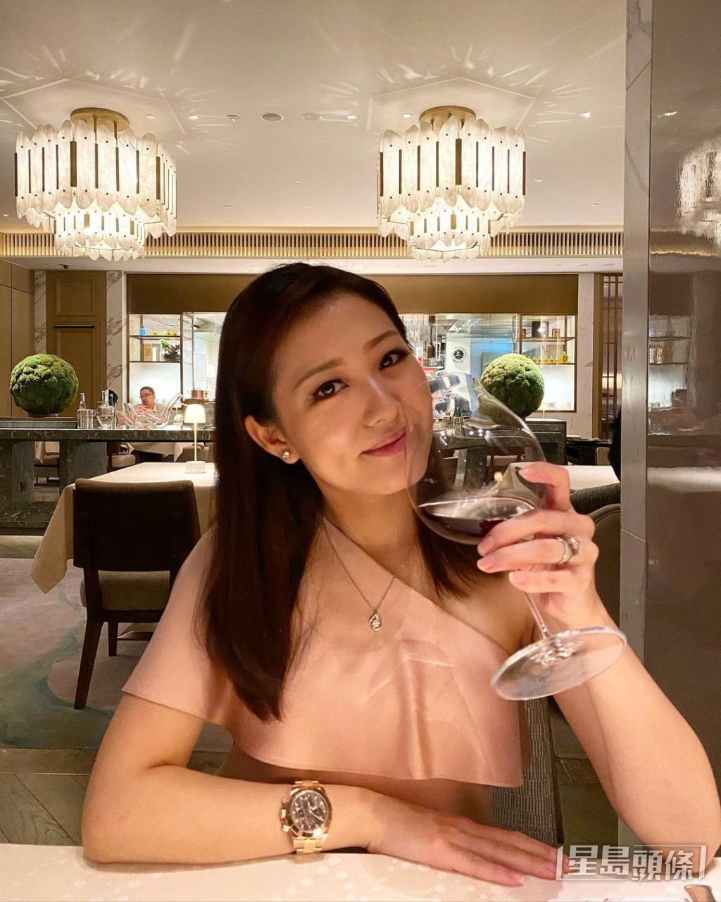 蔡慧欣戴名錶。