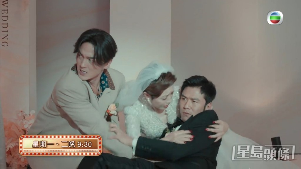 不過婚禮期間,李嘉突然闖入,更槍殺唐文龍!