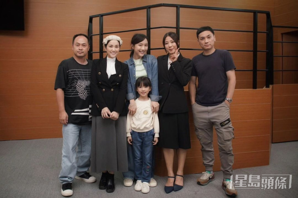 由谢安琪、余安安、叶璇、陈静、贾晓晨及COLLAR成员芯駖等主演的《法与情》现正拍摄中。