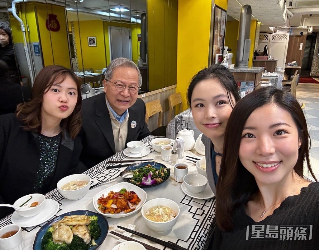 袁沅玉(右一)與林婷婷(右二)都為受外界注目的新聞主播。