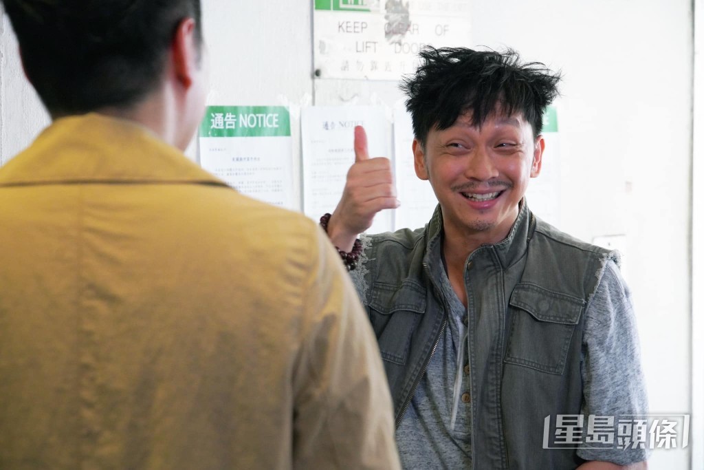 鄧智堅在《下流上車族》演出入型入格,獲得觀眾激讚。
