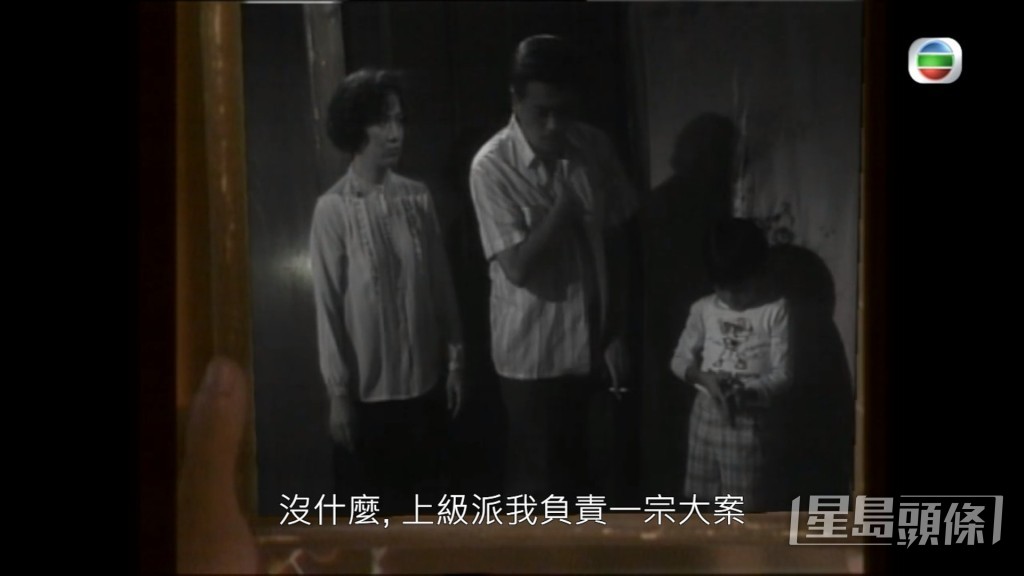 另一個師奶街坊劉桂芳,1988年加入無綫至今,拍過近300劇集,包括重頭劇《壹號皇庭》、《怒火街頭》、《黃金有罪》等,橫跨幾個年代。不過全是綠葉配角,後來變成專演師奶、潑婦的路人甲乙丙。她1989年剛加入無綫,曾在《他來自江湖》飾演吳孟達前妻、周星馳阿媽,劇中的捉奸戲至今仍是經典。2006年劉桂芳參加《Sunday好戲王》憑住精彩演出,獲得「另類好戲王:倀雞王」。