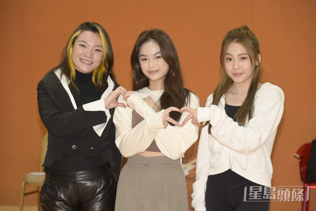 《聲夢2》任暟晴(中)、黃洛妍(左)與趙紫諾(右)去年首次為TVB台慶演出。