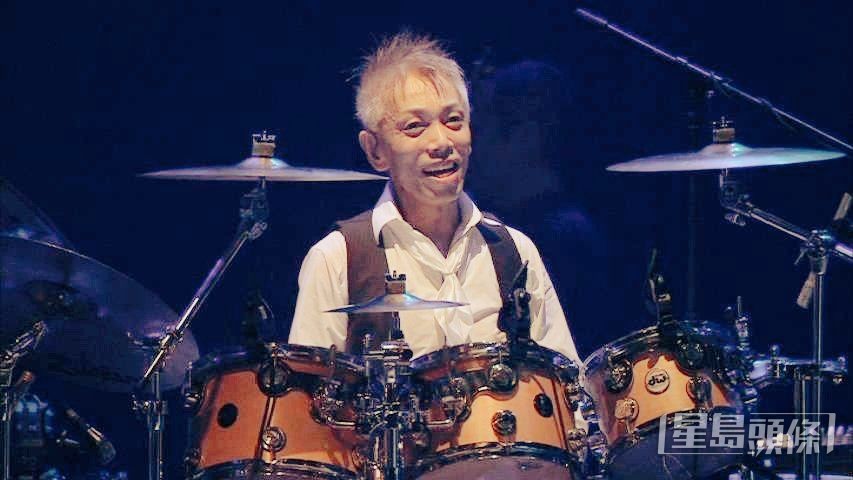 田中裕二在1977年已加入「安全地帶」做鼓手。