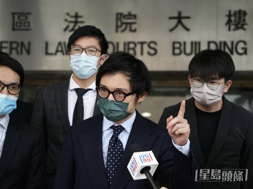 林作在庭外直呼「預左1日審訊,自己將會出庭自辯,咁就精彩!」其女友裕美亦有到庭旁聽。