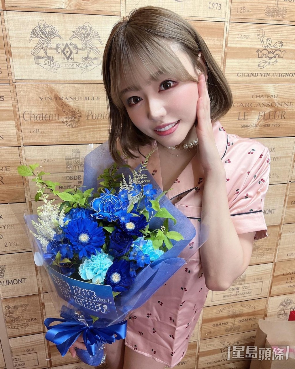 日本知名女優浜崎真緒今年29歲。