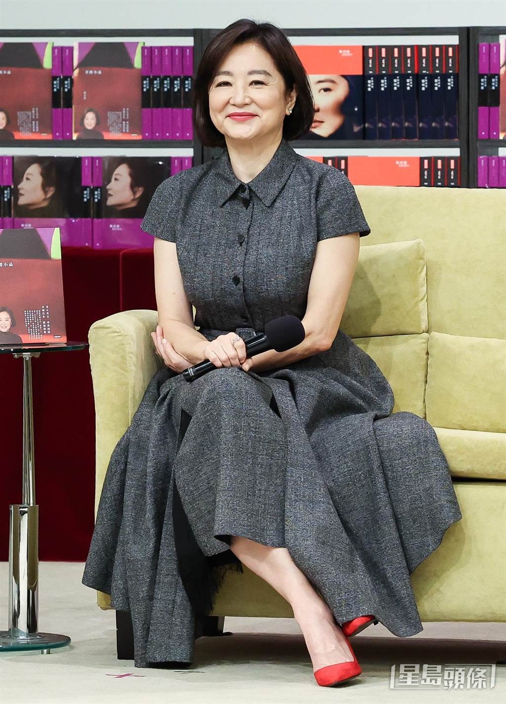 林青霞嫁給邢李㷧時,邢嘉倩才6歲,但二人的感情比真正的母女還要好。