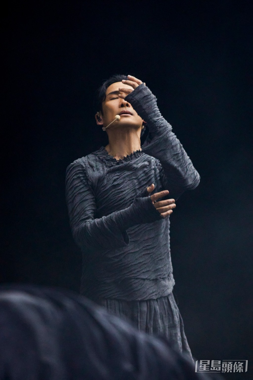 現年60歲的杜德偉在節目中表現極好,外表更被讚凍齡。