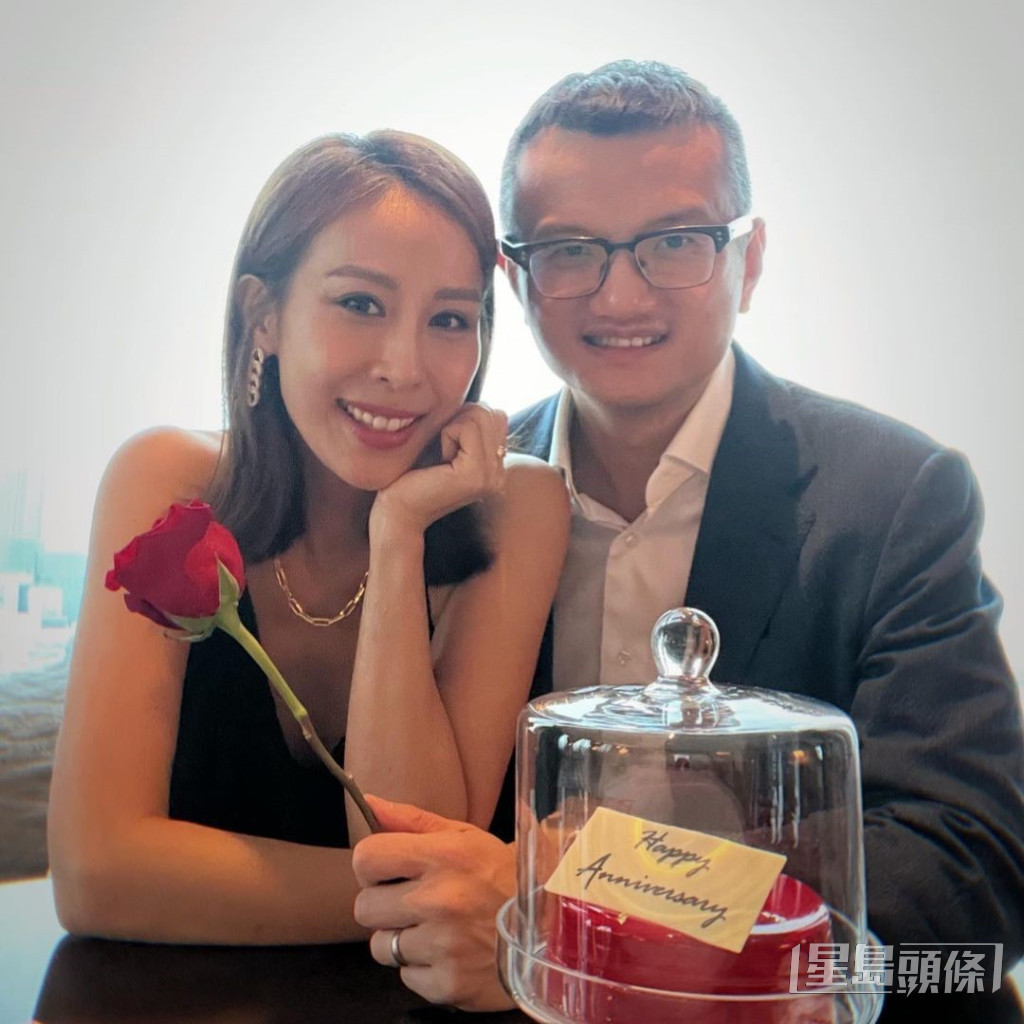 曹敏莉2010年與半億身家金融才俊男友張家傑結婚。