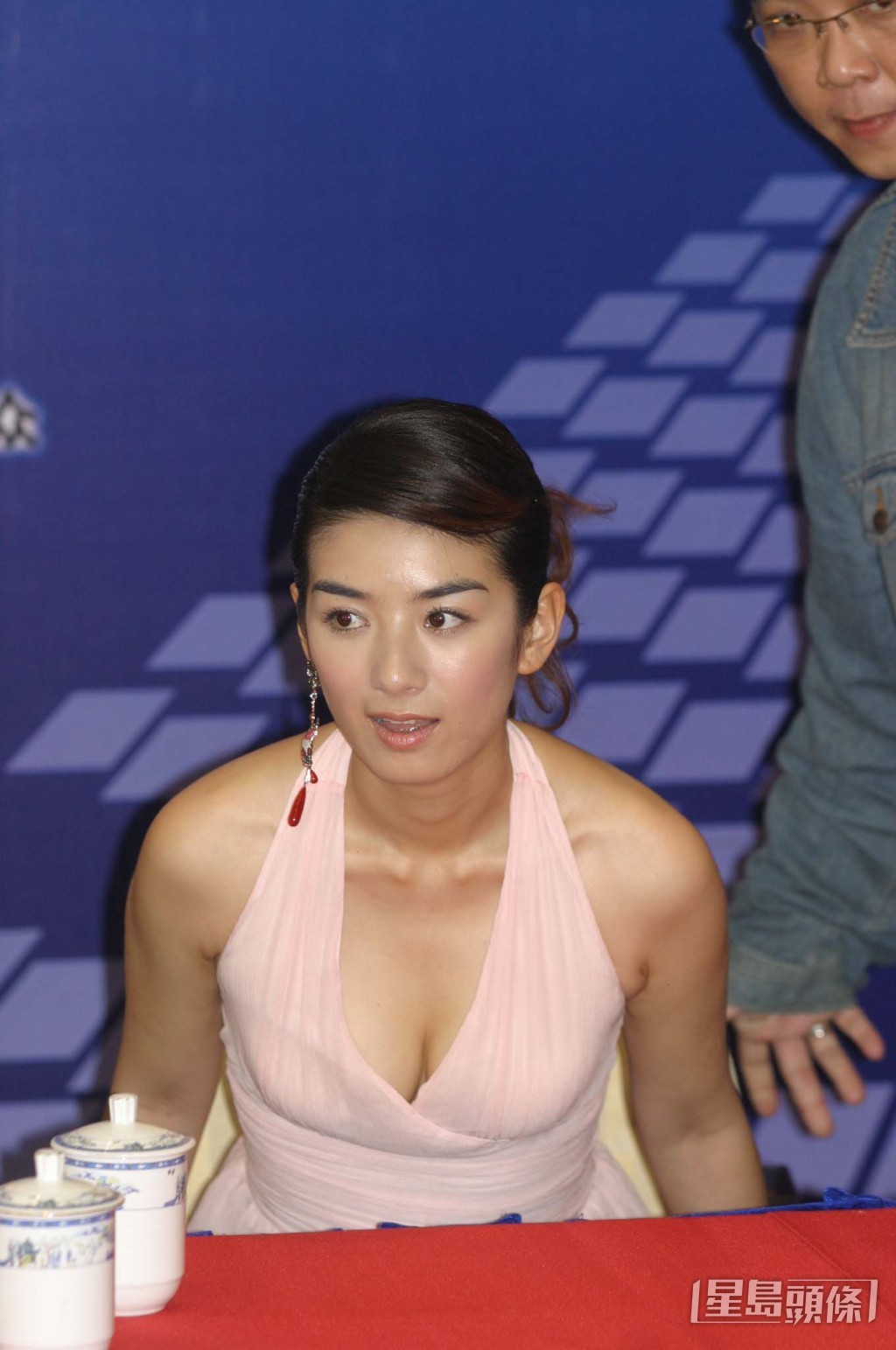 黄奕的前夫黄毅清在2019年涉嫌贩毒吸毒,罪成后被判有期徒刑15年,剥夺政治权利3年,并处没收财产5万元人民币(约5.5万港元)。