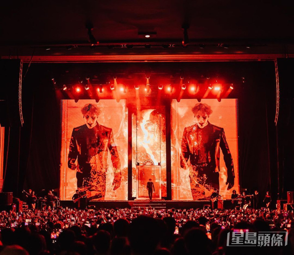 王嘉爾近日正開巡迴演唱會。