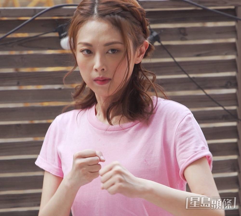 演出好認真!