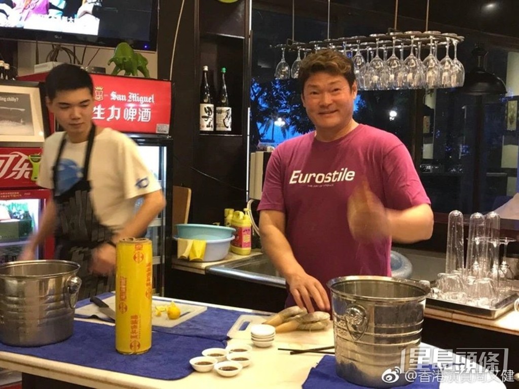 周文健同太太一拍即合,拍拖一年就決定結婚。