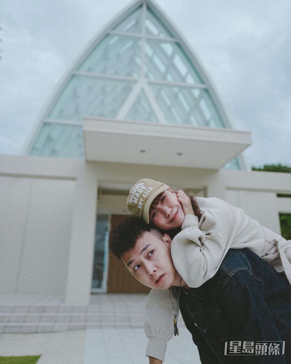 今日（12日）是張國權與妻子相識11周年的日子，他特別與妻子重遊結婚地，非常浪漫！