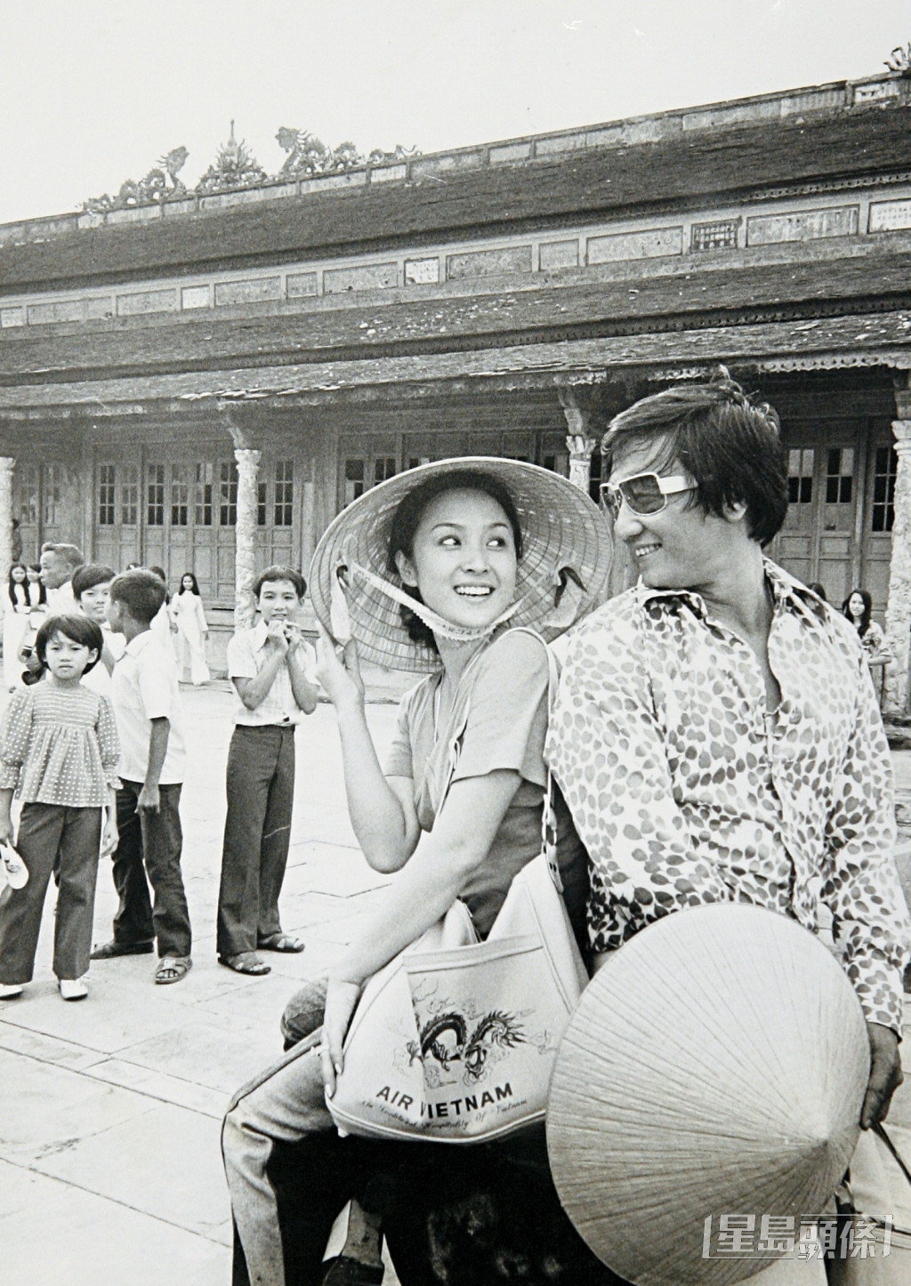谢贤第三段情为台湾女星甄珍，两人70年代初因在内地拍戏挞着，1974年3月甄珍不顾父母反对与谢贤注册，亦是谢贤的首段婚姻，可惜1976年12月两人已经协议分取，六个月后正式离婚。（东周刊图片）