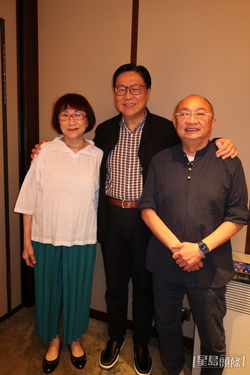 萧潮顺想过要请李嘉诚，马时亨即亲自邀请对方，最终被婉拒。