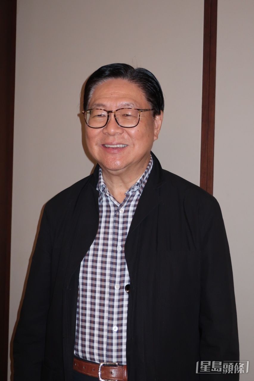 马时亨去年主持的节目广受好评，今年再主持全新节目《马时亨．香港情》。