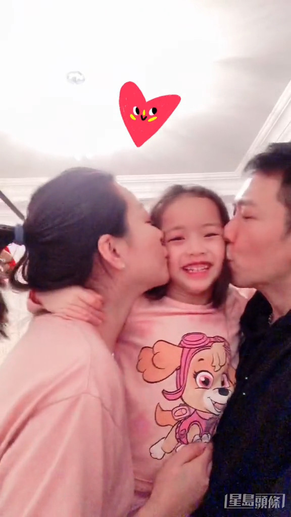溫兆倫2013年與內地太太趙庭結婚，誕下一女，在北京落地生根。