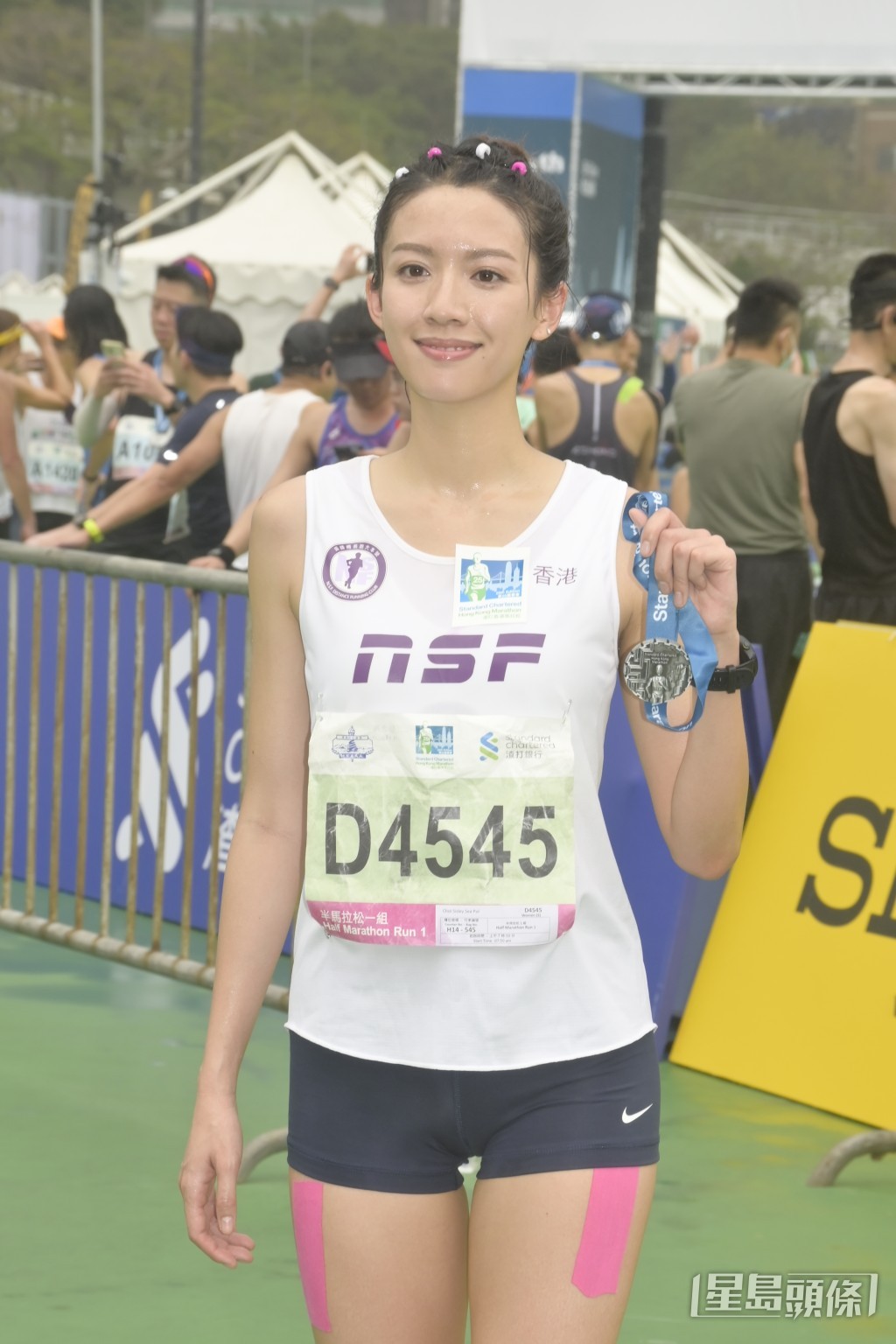 蔡思貝是今年唯一藝人賽加半馬賽事，以1小時47分34秒衝線。