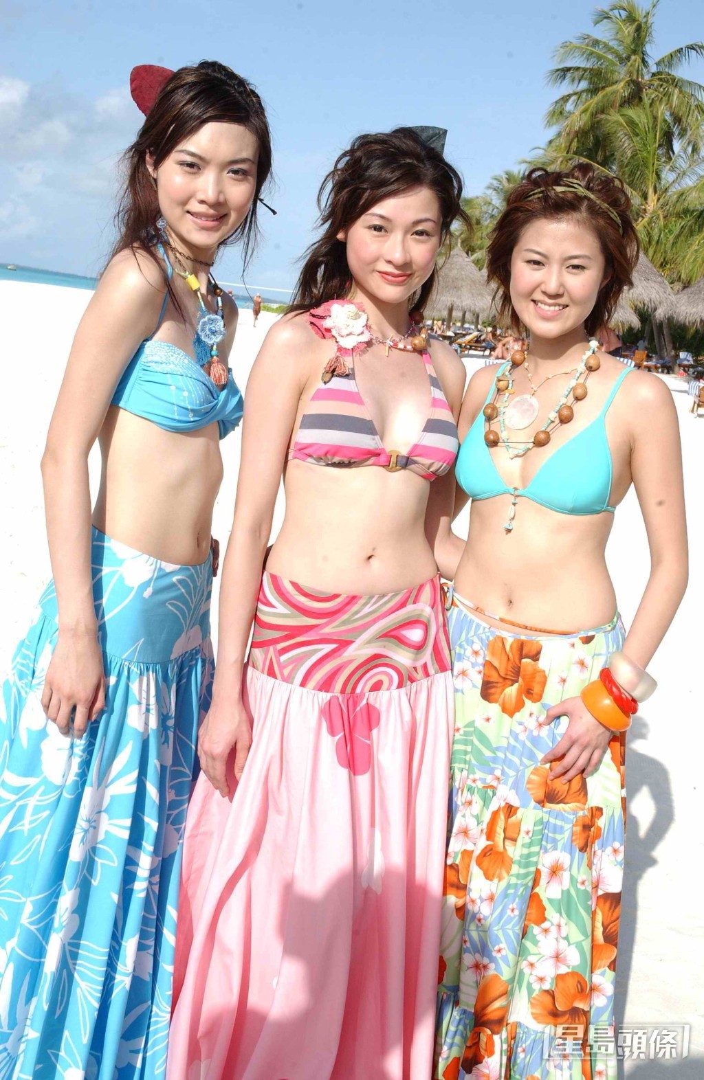 （左起）2005年港姐佳麗葉翠翠、陸詩韻、袁彌明