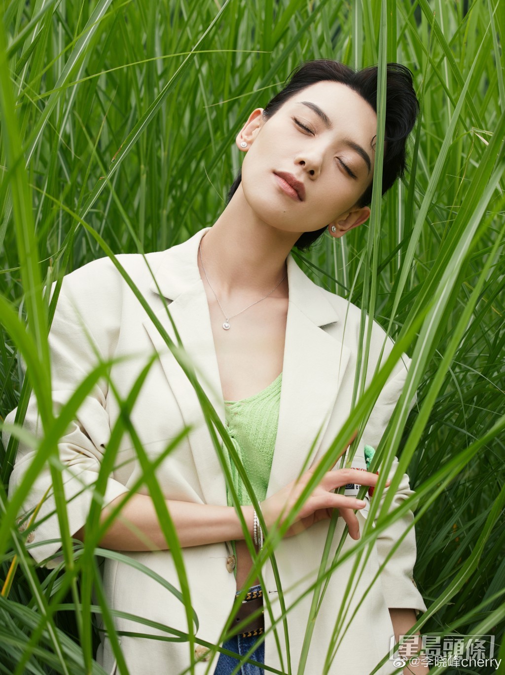 今年39歲的內地女星李曉峰最近與劉愷威拍拖,大方認愛。